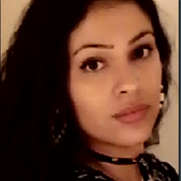 Meet your Posher, Stephanie - Picture 1 of 1